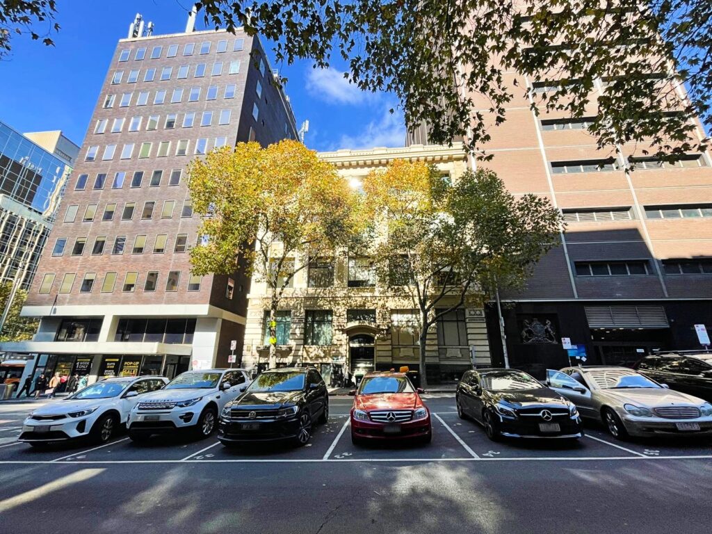 441 lonsdale st front