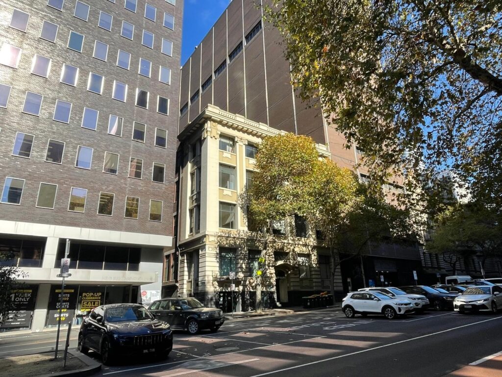 441 lonsdale st front 2
