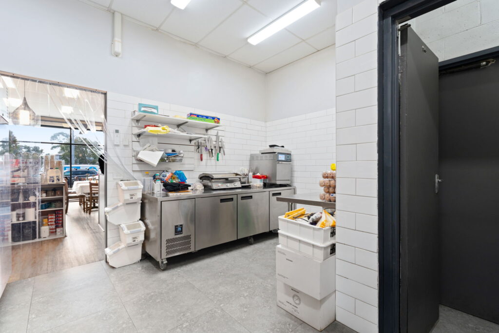 8-web-or-mls-518 Shop 14 Mt Dandenong Road, Kylsyth Reduced-6