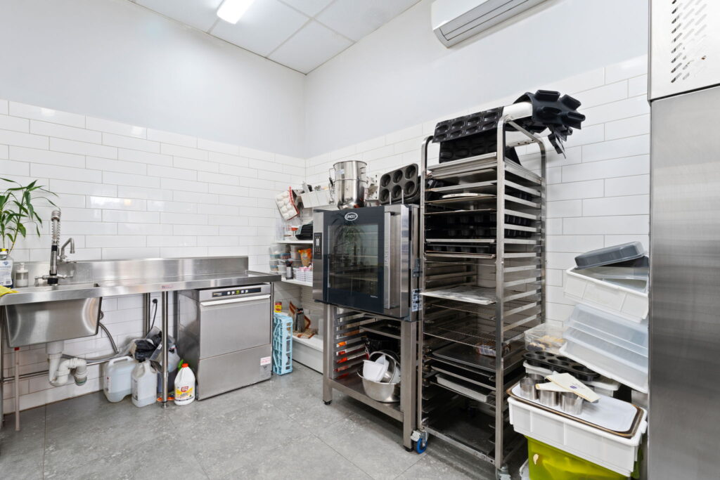 9-web-or-mls-518 Shop 14 Mt Dandenong Road, Kylsyth Reduced